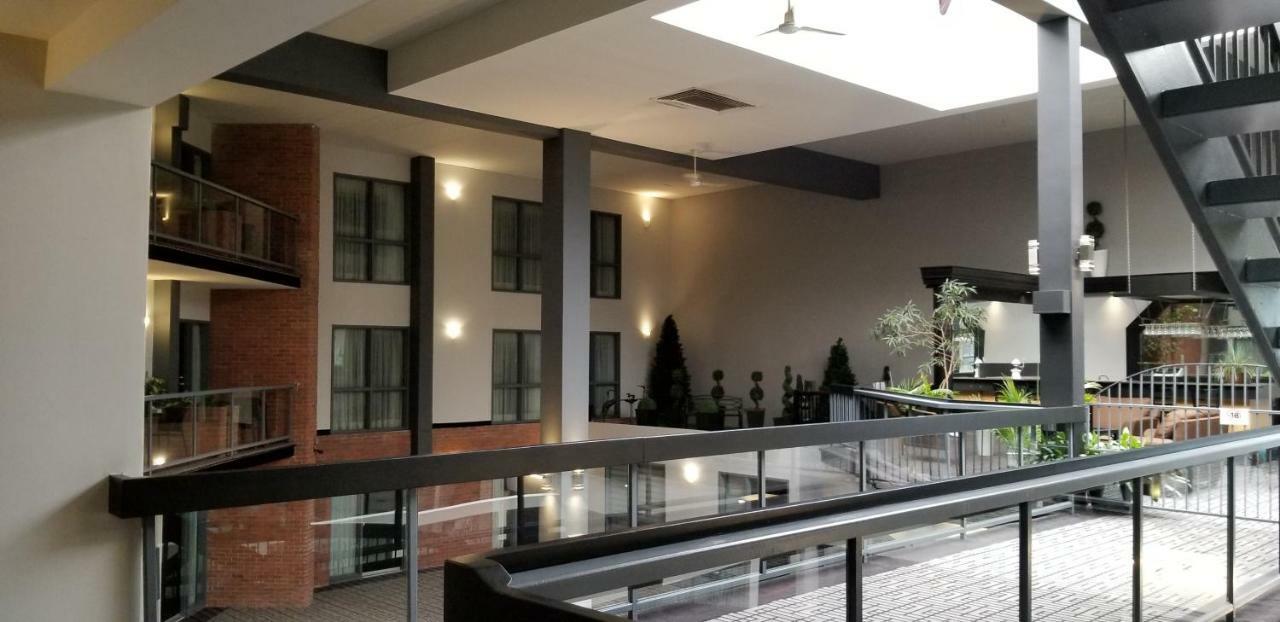 Best Western Laval-Montreal & Conference Centre Εξωτερικό φωτογραφία
