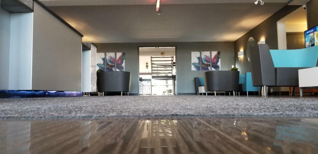 Best Western Laval-Montreal & Conference Centre Εξωτερικό φωτογραφία