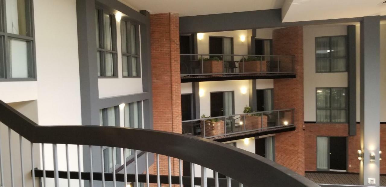 Best Western Laval-Montreal & Conference Centre Εξωτερικό φωτογραφία