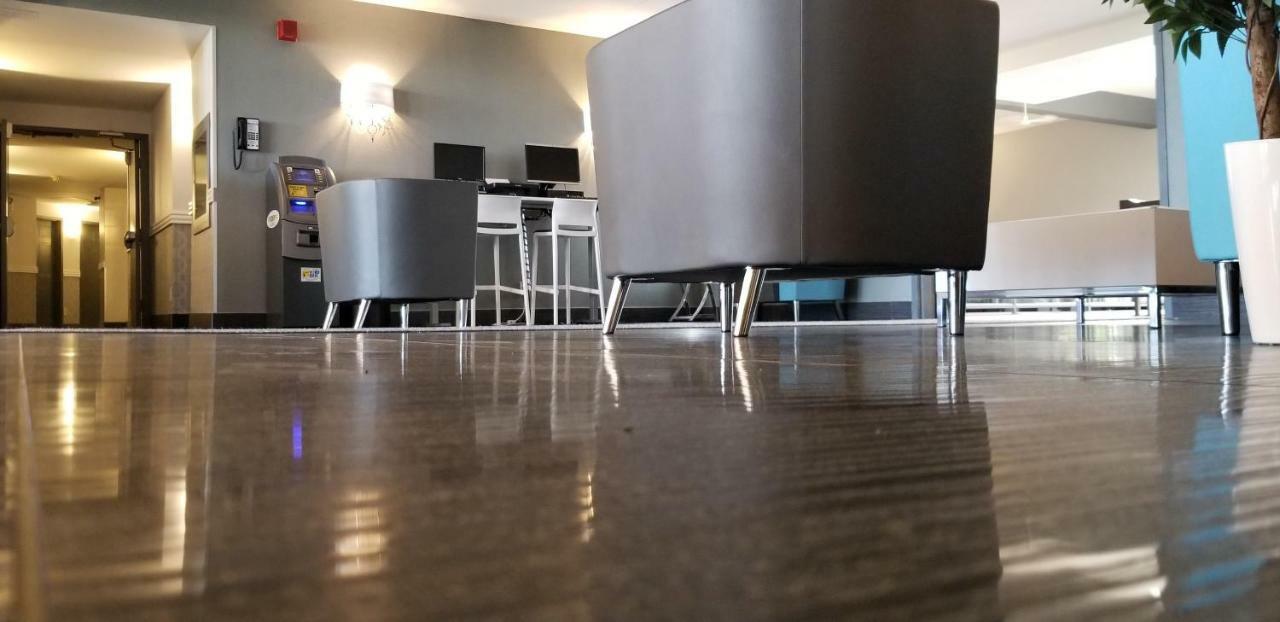 Best Western Laval-Montreal & Conference Centre Εξωτερικό φωτογραφία